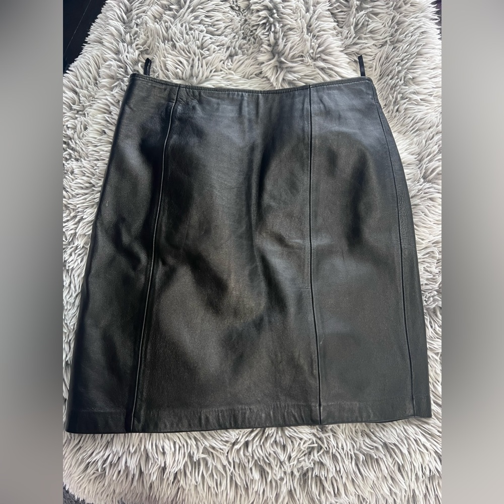 Craft & Barrow lamb skin black leather skirt